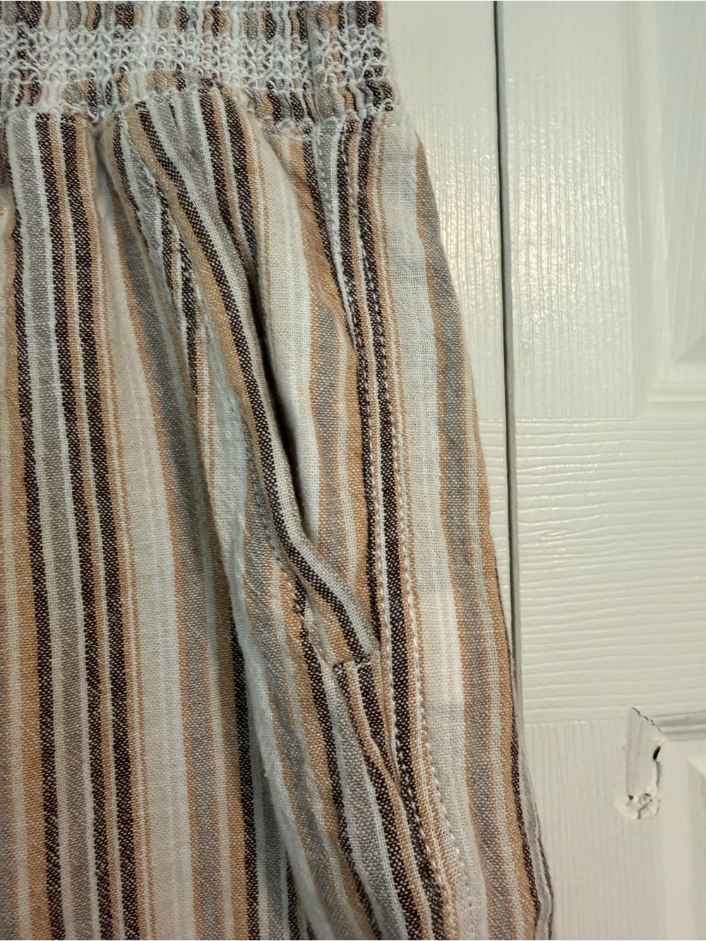 Briggs New York High-Waist Striped Shorts in Beige & Brown - Picture 3 of 8
